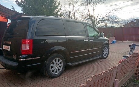 Chrysler Voyager IV, 2008 год, 1 699 000 рублей, 3 фотография