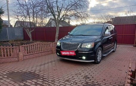 Chrysler Voyager IV, 2008 год, 1 699 000 рублей, 7 фотография