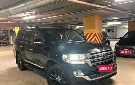 Toyota Land Cruiser 200, 2016 год, 5 050 000 рублей, 3 фотография