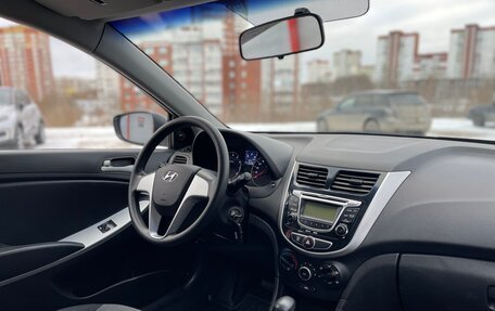 Hyundai Solaris II рестайлинг, 2012 год, 810 000 рублей, 10 фотография