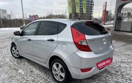 Hyundai Solaris II рестайлинг, 2012 год, 810 000 рублей, 3 фотография