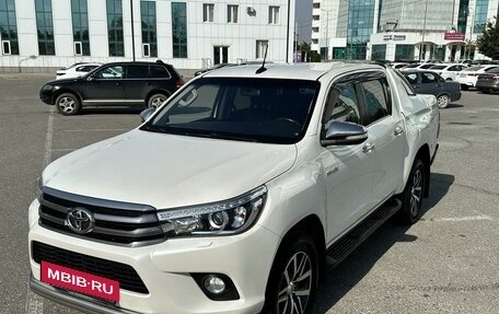 Toyota Hilux VIII, 2017 год, 3 700 000 рублей, 11 фотография