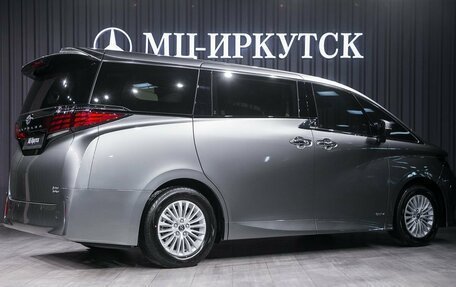 Toyota Alphard, 2024 год, 17 900 000 рублей, 9 фотография