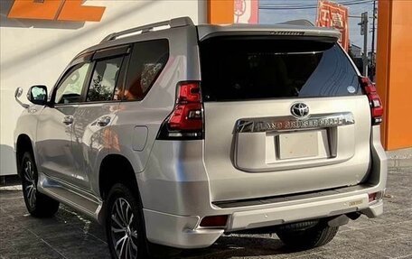 Toyota Land Cruiser Prado 150 рестайлинг 2, 2021 год, 3 260 000 рублей, 7 фотография