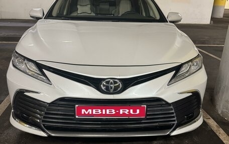 Toyota Camry, 2022 год, 3 890 000 рублей, 1 фотография