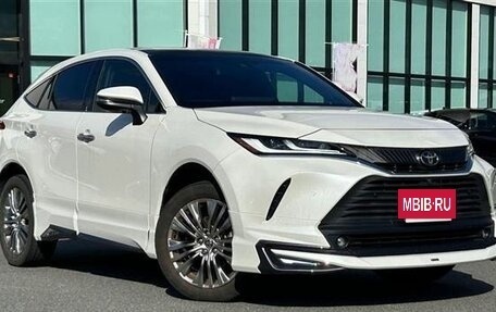 Toyota Harrier, 2021 год, 2 470 000 рублей, 3 фотография