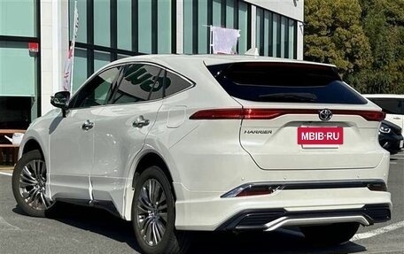 Toyota Harrier, 2021 год, 2 470 000 рублей, 4 фотография