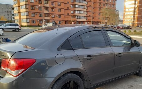 Chevrolet Cruze II, 2010 год, 650 000 рублей, 4 фотография