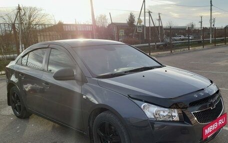 Chevrolet Cruze II, 2010 год, 650 000 рублей, 5 фотография