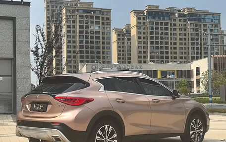 Infiniti QX30, 2016 год, 2 660 000 рублей, 14 фотография