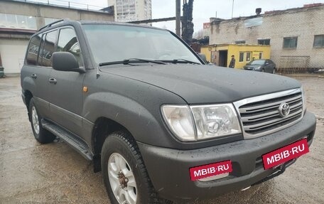 Toyota Land Cruiser 100 рестайлинг 2, 2005 год, 2 700 000 рублей, 17 фотография