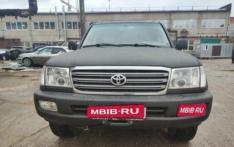 Toyota Land Cruiser 100 рестайлинг 2, 2005 год, 2 700 000 рублей, 18 фотография