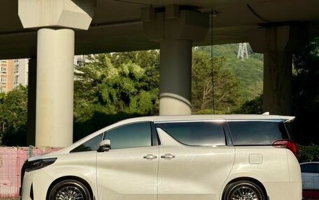 Toyota Alphard III, 2021 год, 4 750 000 рублей, 2 фотография