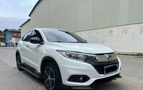 Honda Vezel, 2019 год, 1 780 000 рублей, 4 фотография