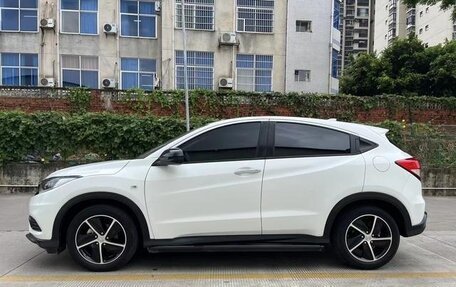 Honda Vezel, 2019 год, 1 780 000 рублей, 2 фотография