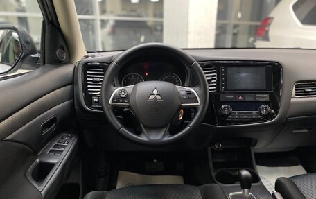 Mitsubishi Outlander III рестайлинг 3, 2014 год, 1 799 999 рублей, 5 фотография