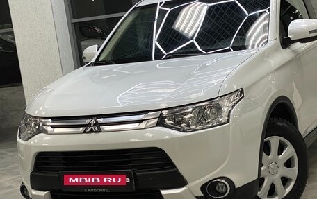 Mitsubishi Outlander III рестайлинг 3, 2014 год, 1 799 999 рублей, 10 фотография