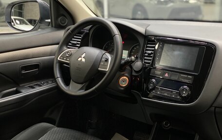 Mitsubishi Outlander III рестайлинг 3, 2014 год, 1 799 999 рублей, 24 фотография