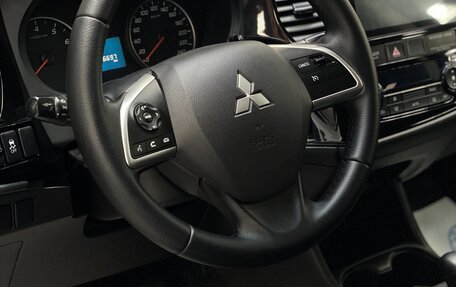 Mitsubishi Outlander III рестайлинг 3, 2014 год, 1 799 999 рублей, 27 фотография