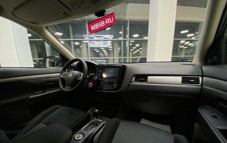 Mitsubishi Outlander III рестайлинг 3, 2014 год, 1 799 999 рублей, 32 фотография