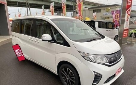 Honda Stepwgn IV, 2017 год, 1 850 000 рублей, 4 фотография