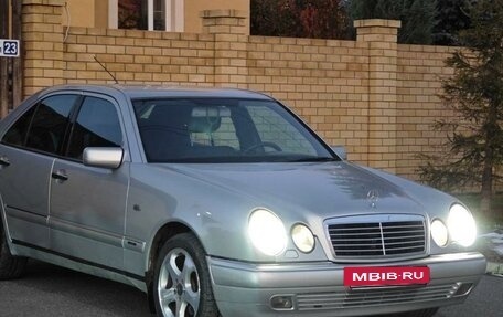 Mercedes-Benz E-Класс, 1997 год, 885 000 рублей, 5 фотография