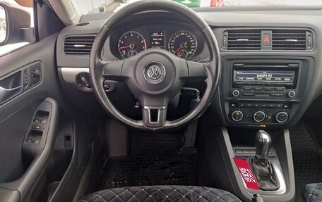 Volkswagen Jetta VI, 2012 год, 1 106 000 рублей, 12 фотография