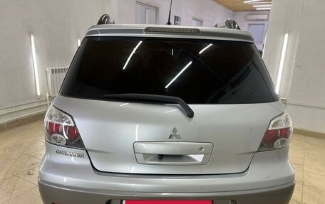 Mitsubishi Outlander III рестайлинг 3, 2005 год, 859 000 рублей, 8 фотография