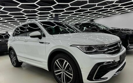 Volkswagen Tiguan II, 2021 год, 5 100 000 рублей, 2 фотография