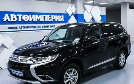 Mitsubishi Outlander III рестайлинг 3, 2015 год, 1 998 000 рублей, 4 фотография