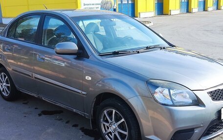 KIA Rio II, 2010 год, 700 000 рублей, 3 фотография