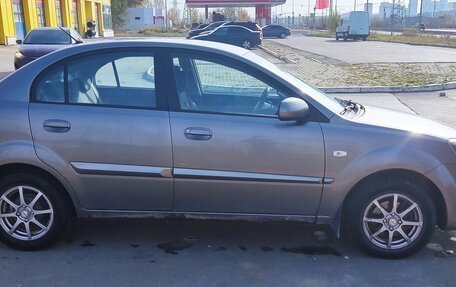 KIA Rio II, 2010 год, 700 000 рублей, 4 фотография