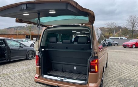 Volkswagen Multivan T6 рестайлинг, 2022 год, 9 300 000 рублей, 4 фотография