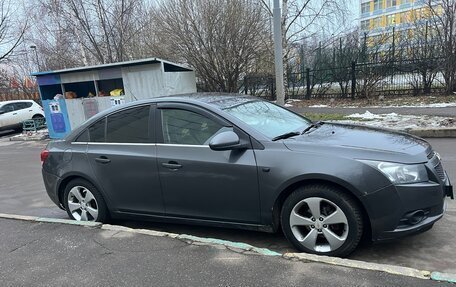 Chevrolet Cruze II, 2010 год, 800 000 рублей, 7 фотография