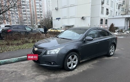 Chevrolet Cruze II, 2010 год, 800 000 рублей, 9 фотография