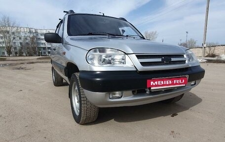 Chevrolet Niva I рестайлинг, 2003 год, 399 000 рублей, 2 фотография