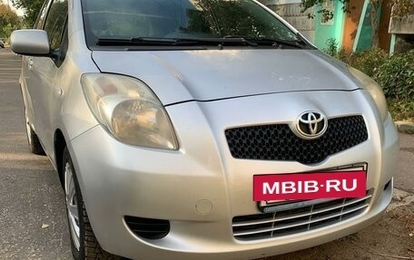 Toyota Yaris III рестайлинг, 2006 год, 525 000 рублей, 2 фотография