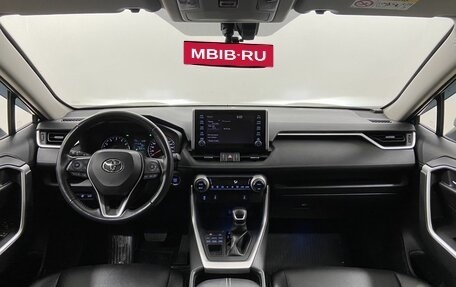 Toyota RAV4, 2019 год, 3 899 000 рублей, 16 фотография