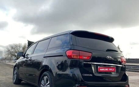 KIA Carnival III, 2019 год, 3 450 000 рублей, 1 фотография