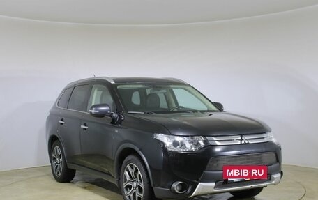 Mitsubishi Outlander III рестайлинг 3, 2014 год, 1 950 000 рублей, 3 фотография