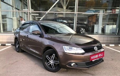 Volkswagen Jetta VI, 2011 год, 975 000 рублей, 3 фотография