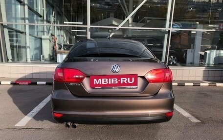 Volkswagen Jetta VI, 2011 год, 975 000 рублей, 6 фотография