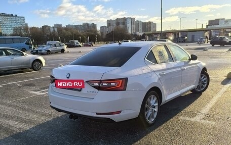 Skoda Superb III рестайлинг, 2017 год, 1 950 000 рублей, 5 фотография