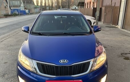 KIA Rio III рестайлинг, 2013 год, 930 000 рублей, 2 фотография