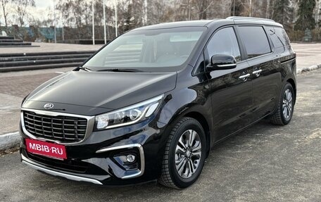 KIA Carnival III, 2019 год, 3 450 000 рублей, 2 фотография