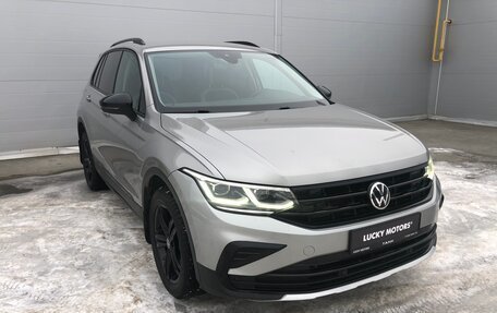 Volkswagen Tiguan II, 2021 год, 3 779 000 рублей, 4 фотография