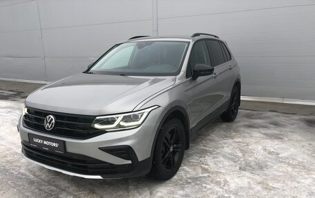 Volkswagen Tiguan II, 2021 год, 3 779 000 рублей, 2 фотография