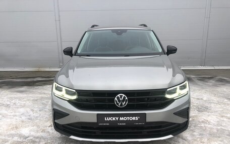 Volkswagen Tiguan II, 2021 год, 3 779 000 рублей, 3 фотография