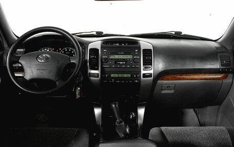 Toyota Land Cruiser Prado 120 рестайлинг, 2006 год, 1 920 000 рублей, 16 фотография