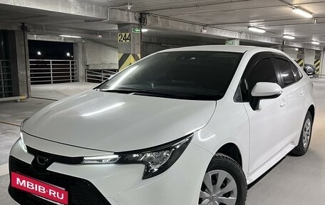 Toyota Corolla, 2019 год, 1 990 000 рублей, 3 фотография